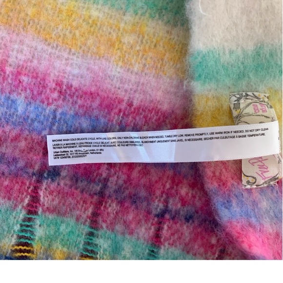 Free People Colorful Skye Stripe Throw Blanket Wrap, NWT - Picture 9 of 11